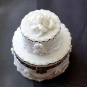 Porcelain Wedding cake trinkets box.Great for wedding engagement Ring.